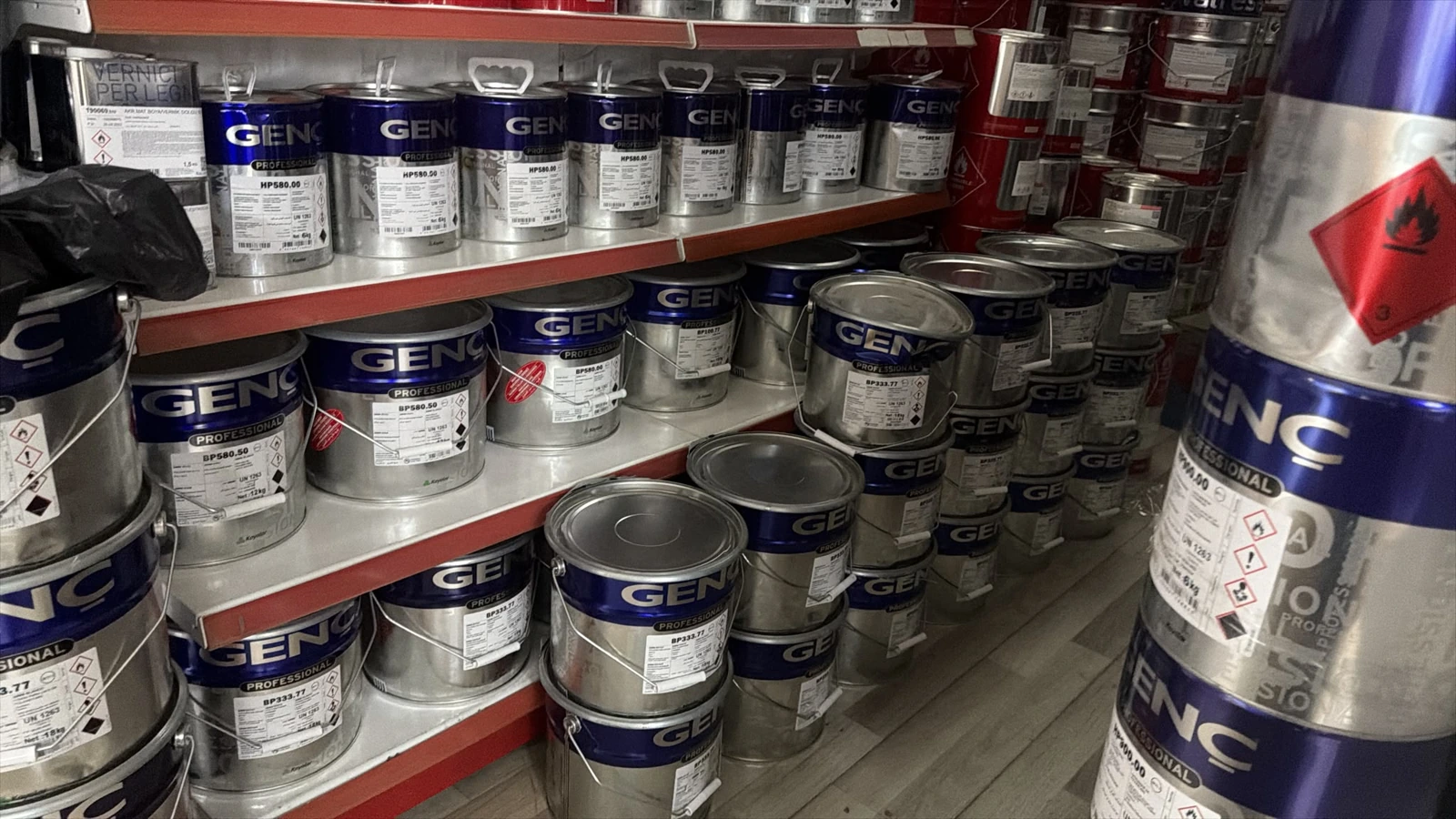 VP910.77 Dış Mekan PU Dolgu Vernik galeri